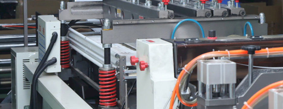 彩頁印刷生產(chǎn)廠家如何才能從行業(yè)當(dāng)中脫穎而出？(圖1)